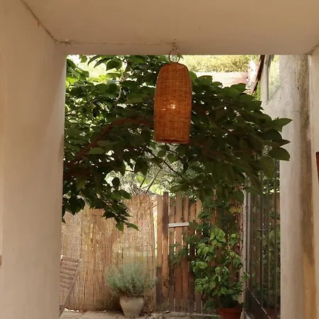 La Summer House Avec Jardin Αρλ