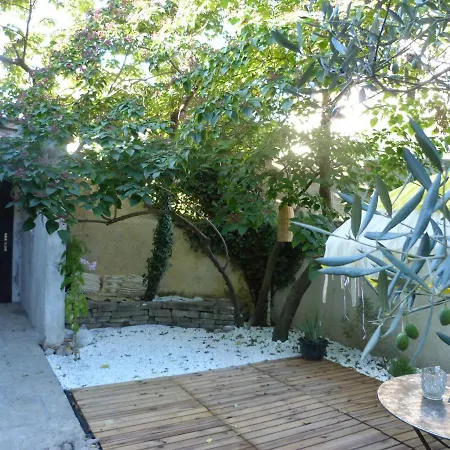 La Summer House Avec Jardin Πανσιόν Αρλ